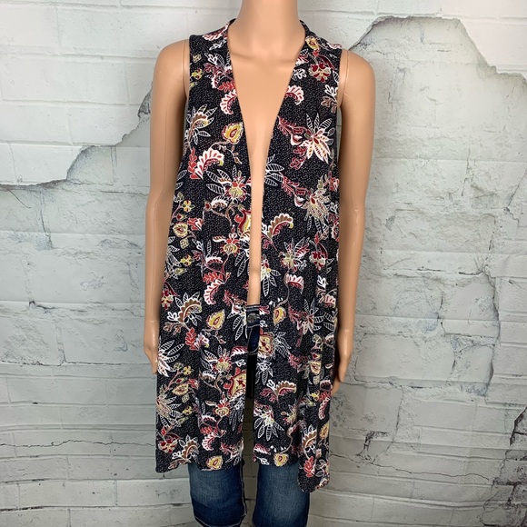 Cato Sweaters - Cato sleeveless cardigan